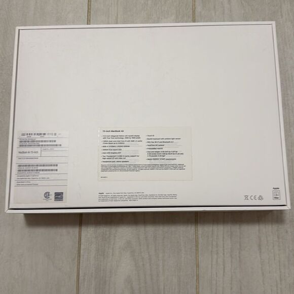New Apple MacBook Air 13 inch box - Picture 3 of 4